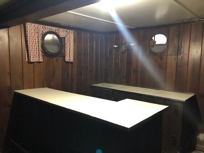 Building Photo - Great 4 Bedroom Home In Harper Woods