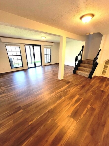 Building Photo - 1608 Shady Cove Ln