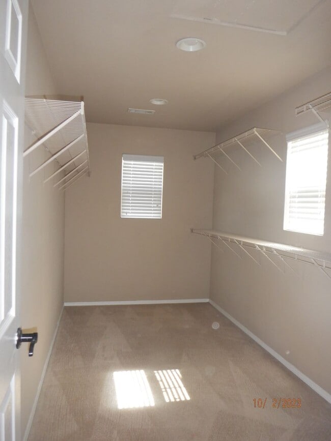 Building Photo - Located in the Heart of Tehachapi!