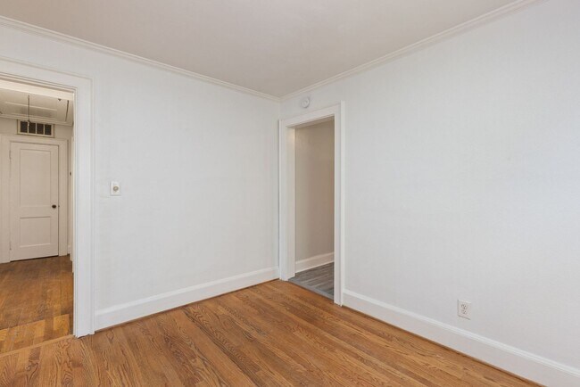 Building Photo - 317 35th St