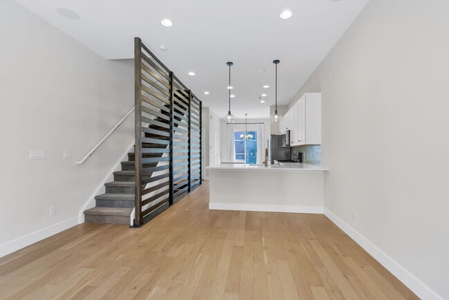 Building Photo - 1632 Quitman St