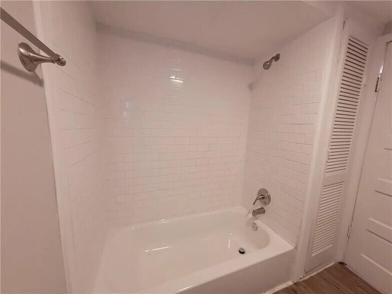 Building Photo - 2715 Delaware St