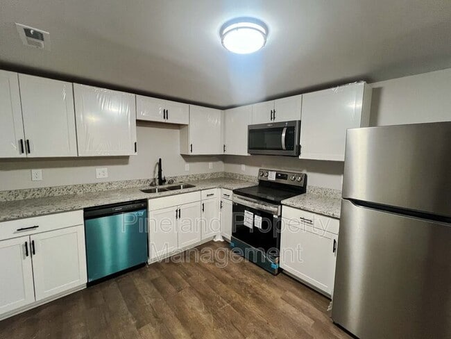 Building Photo - 2155 Goins Dr