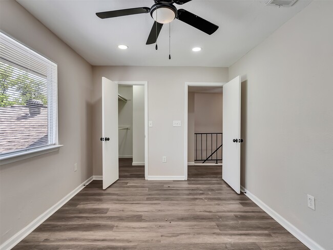 Building Photo - 5636 Birchmont Dr