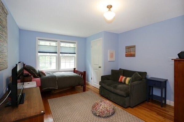 Building Photo - 80 Adams St