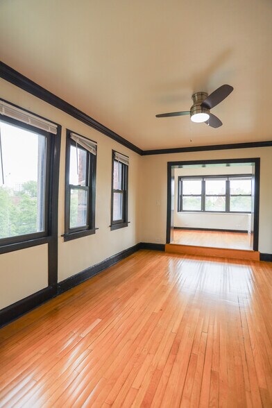 Building Photo - 4546 N Malden St