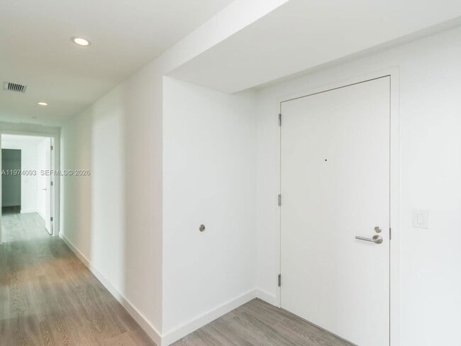 Building Photo - 501 NE 31st St