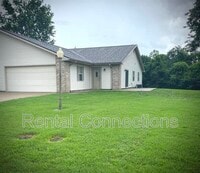 Building Photo - 1212 Montebello Dr