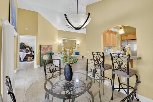 Building Photo - 190 Temple Ave