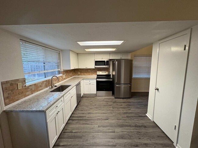 Building Photo - 1613 Cantrell Blvd