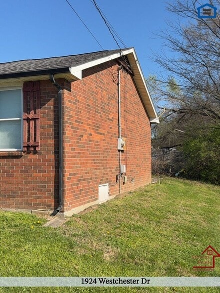 Building Photo - 1924 Westchester Dr