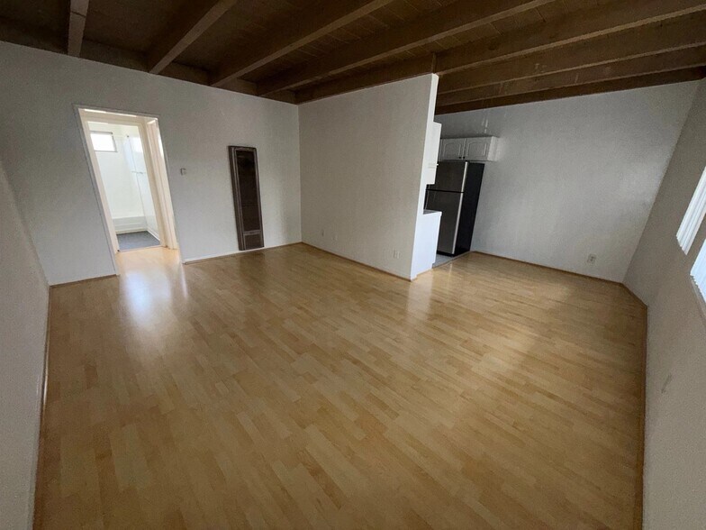 Building Photo - 3758 Inglewood Blvd