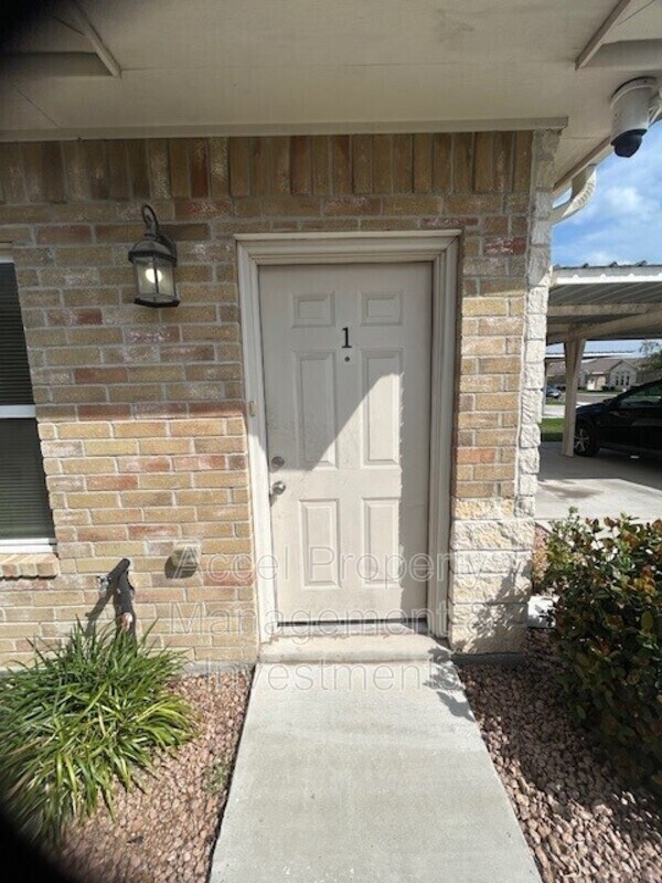 Building Photo - 3713 Whitewing Ave
