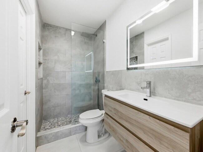 Building Photo - 2925 W 80th St