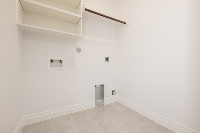Building Photo - 2303 Cunningham Dr