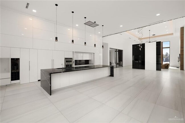 Building Photo - 43 Antigua Dr