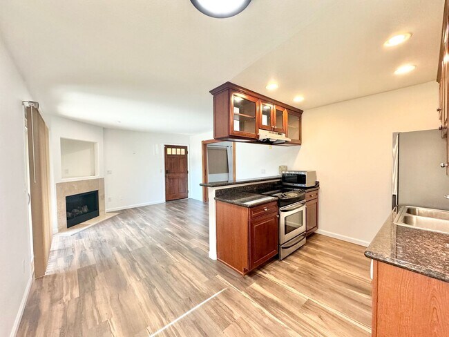 Primary Photo - Beautiful 1Bd/1Ba Unit With An Upgraded Ba...