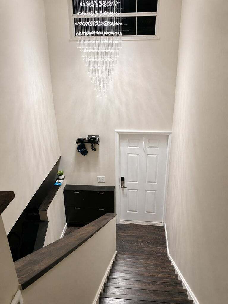 Building Photo - 6723 Via Regina
