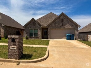 Building Photo - Coming Soon! 3/2/2 in Whitehouse ISD!!