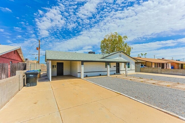 Building Photo - 1510 W 7th Dr