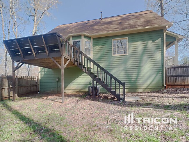 Building Photo - 579 Stratford Dr