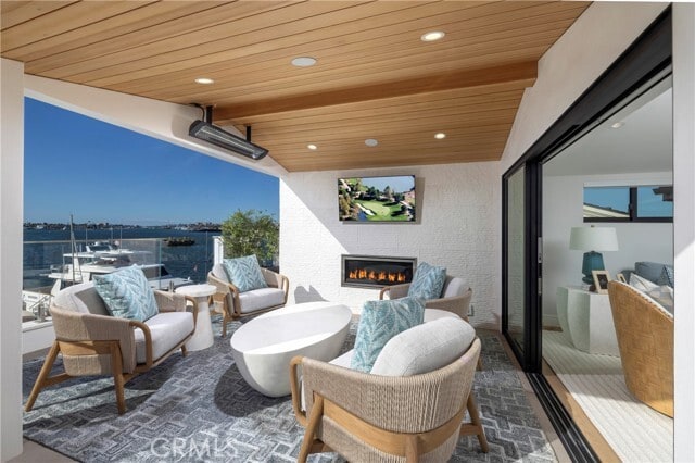 Building Photo - 130 S Bay Front