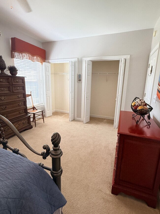 Building Photo - 1371 Hopton Cir