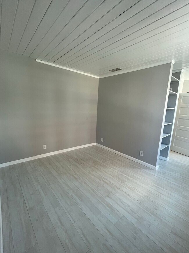 Building Photo - Small pets are welcome with an additional ...