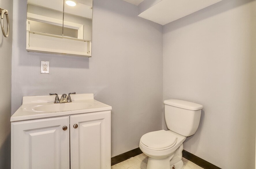 Building Photo - 320 Jefferson St