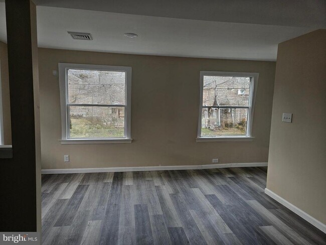 Building Photo - 14 West Ave