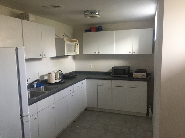 Building Photo - 22381 Maison Carree Square