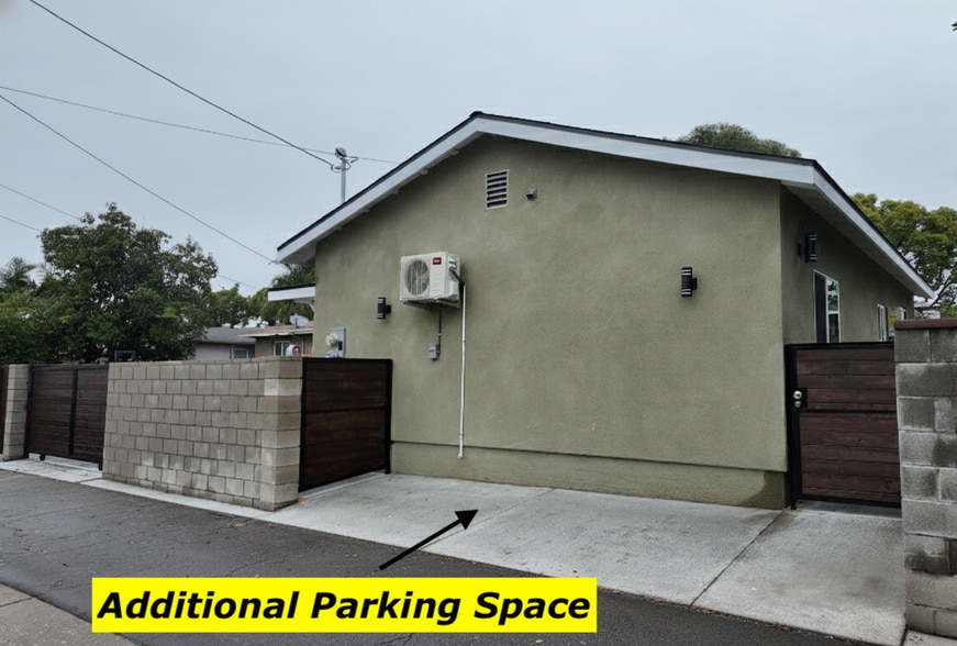 Building Photo - 14962 Lambert Rd