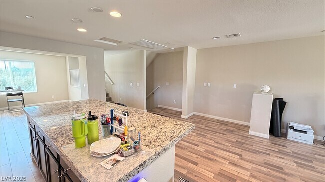 Building Photo - 61 Morning Mimosa Ct