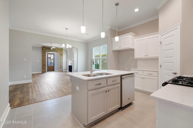 Building Photo - 209 Bennington Ln