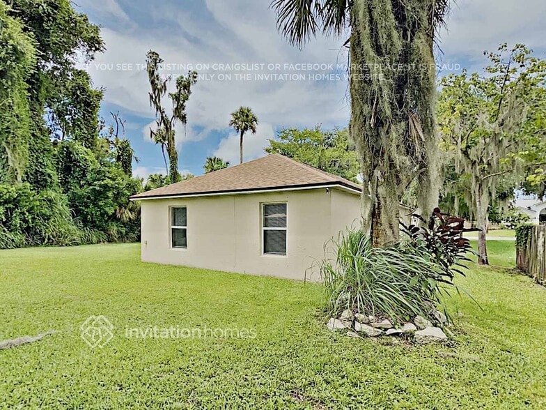 Building Photo - 2626 Needle Palm Dr