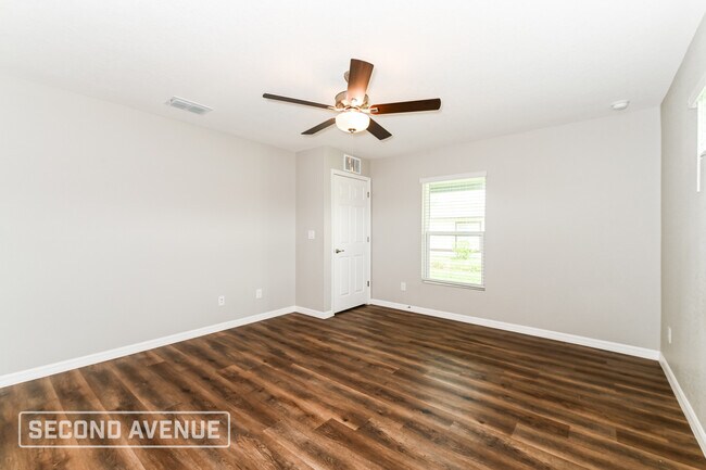 Building Photo - 1196 W Taggard Rd