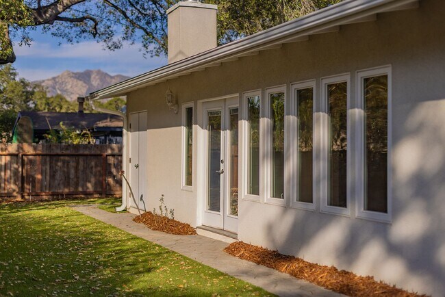 Building Photo - 1162 Camille Dr