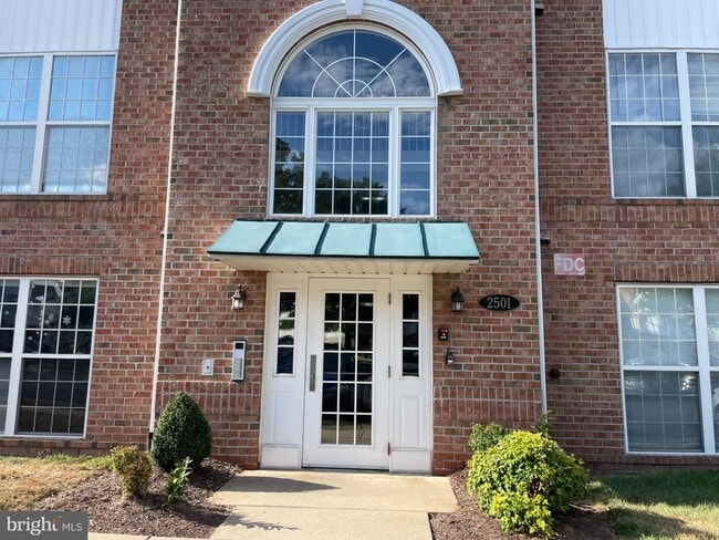Primary Photo - 2501 Coach House Way