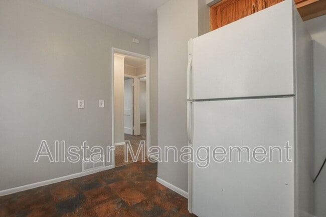 Building Photo - 4607 Lincoln Ave