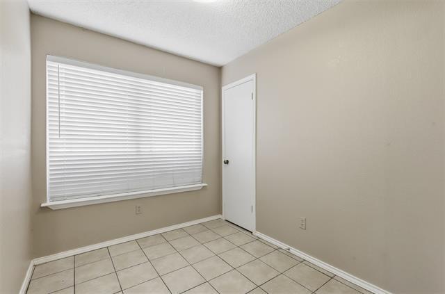 Building Photo - 216 Suttonwood Dr