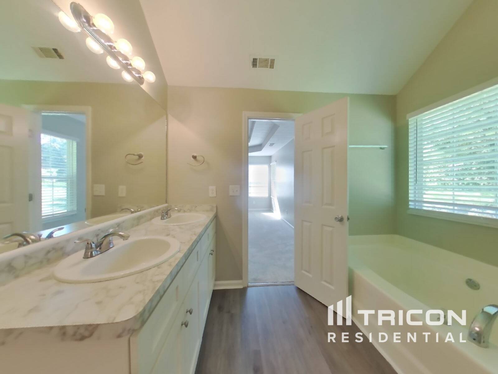 Building Photo - 460 Arthurs Ln