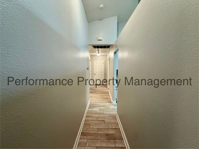 Building Photo - Stunning 4 Bed/2 Bath Riverlakes Home w/ Solar & $0 Deposit Option