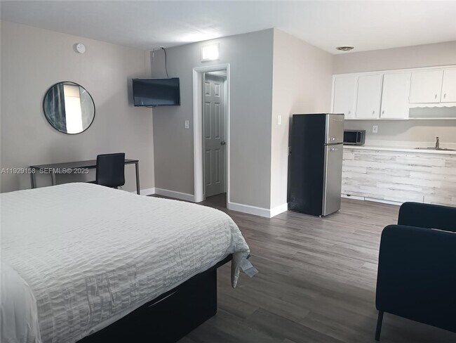 Building Photo - 507 SE 18th St