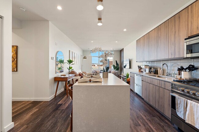 Building Photo - 1122 W Chicago Ave