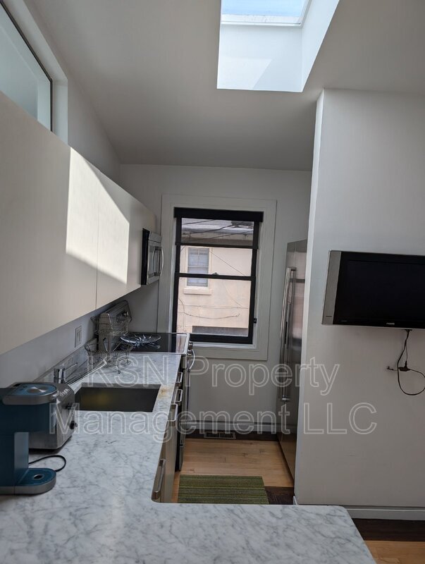 Building Photo - 112 W Gaston St