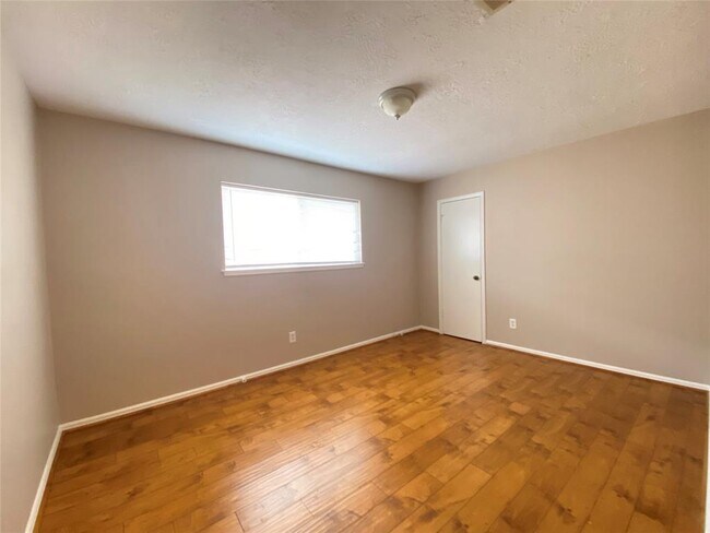 Building Photo - 16202 Rill Ln