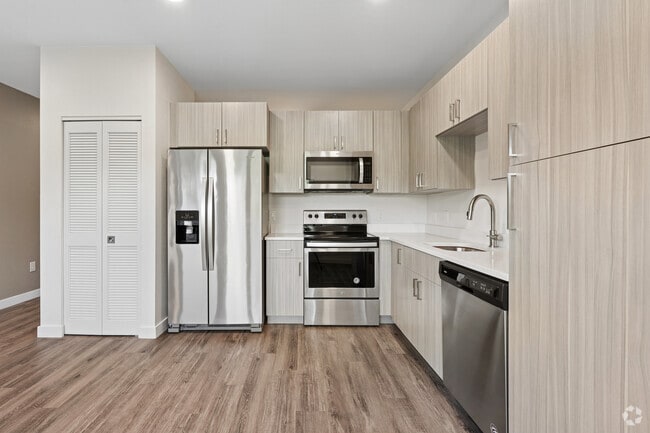 Interior Photo - 1600 Hoyt