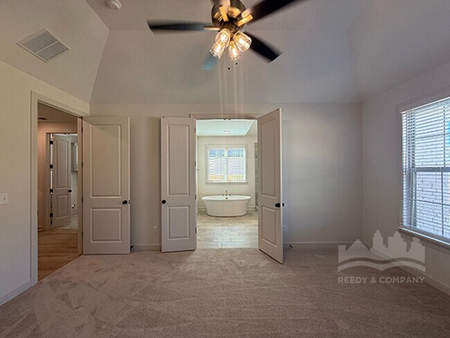 Building Photo - Beautiful NEW BUILD in Oakland, TN!