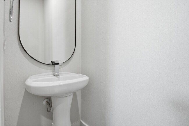 Building Photo - 1106 Yellow Pl