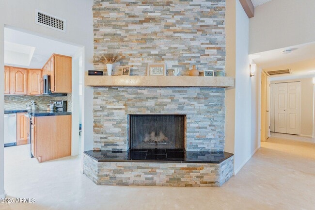 Building Photo - 6515 N 12th Pl